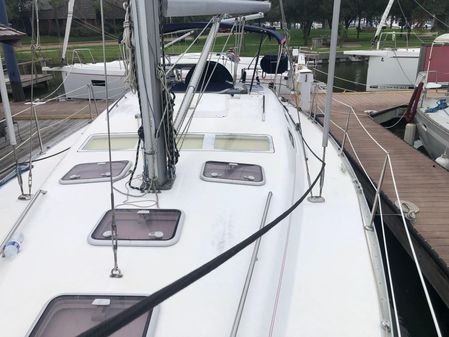 Beneteau 393 image