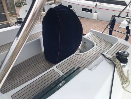 Beneteau 393 image