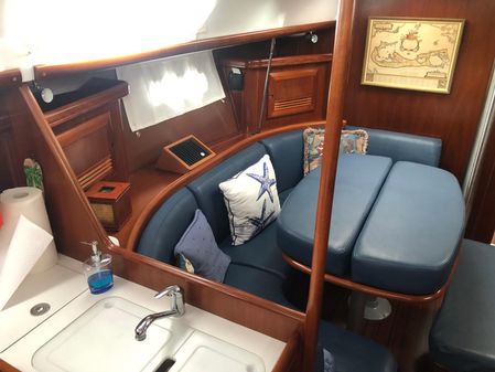 Beneteau 393 image