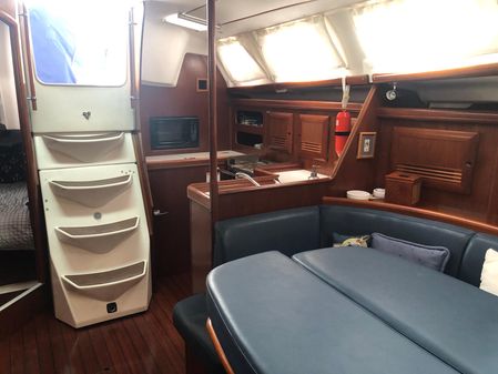 Beneteau 393 image