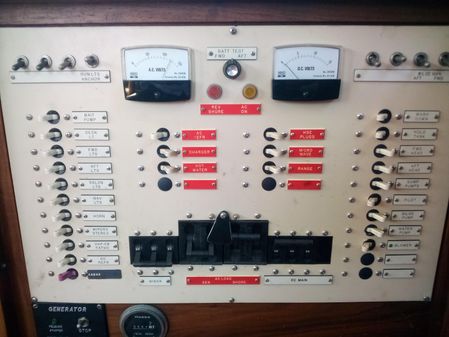 Californian 43-AFT-CABIN image