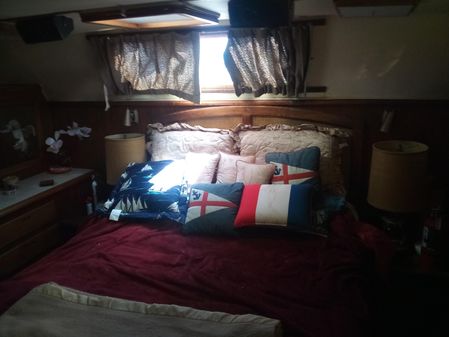 Californian 43-AFT-CABIN image