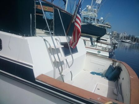 Californian 43-AFT-CABIN image