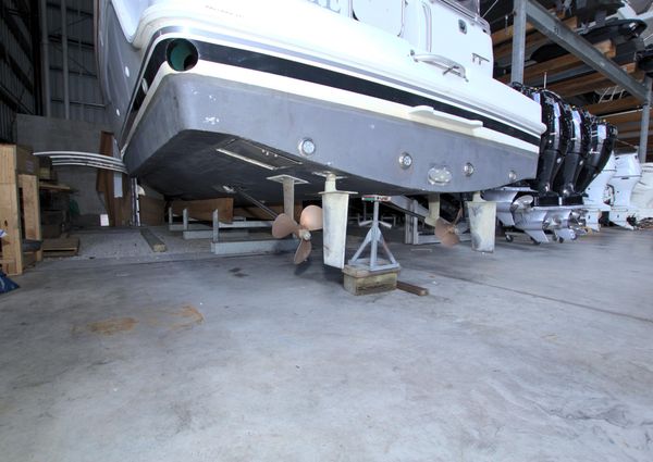 Mainship 31 Sedan Bridge image