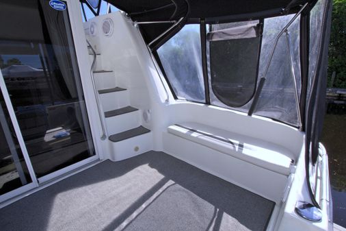 Mainship 31 Sedan Bridge image