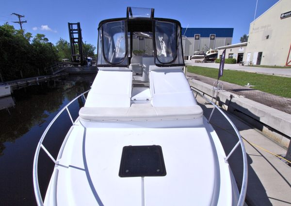 Mainship 31 Sedan Bridge image