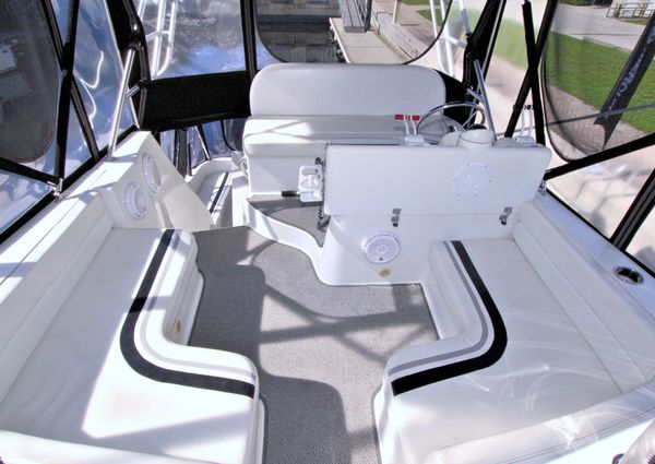 Mainship 31 Sedan Bridge image