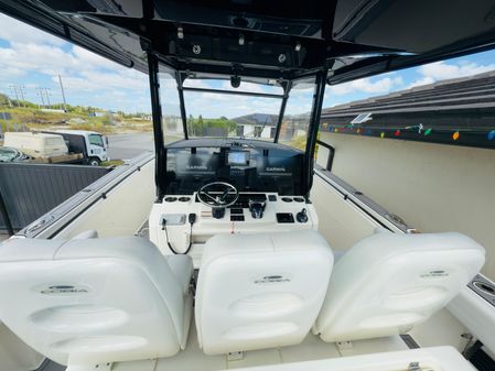 Cobia 350-CENTER-CONSOLE image