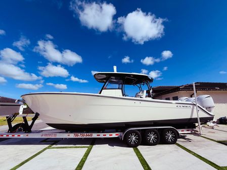 Cobia 350-CENTER-CONSOLE image