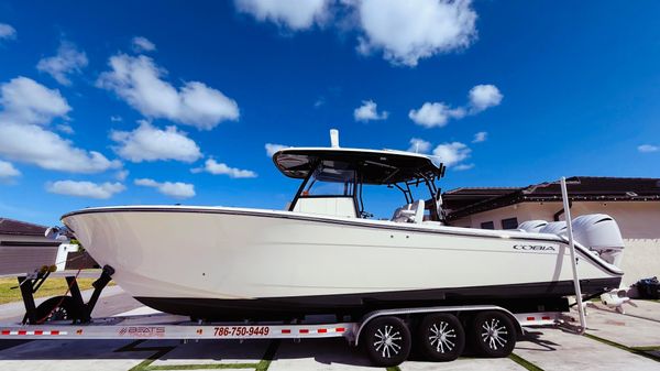 Cobia 350 Center Console