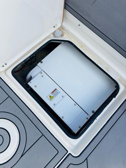 Cobia 350-CENTER-CONSOLE image