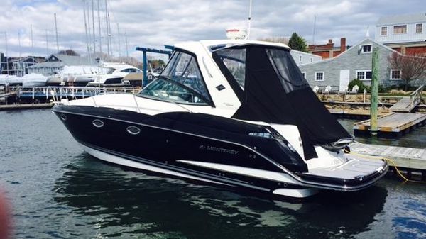 Monterey 340 Sport Yacht