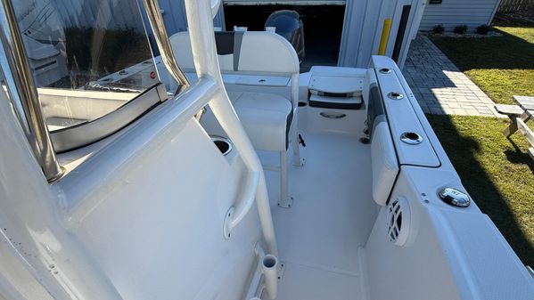 Robalo R180-CENTER-CONSOLE image