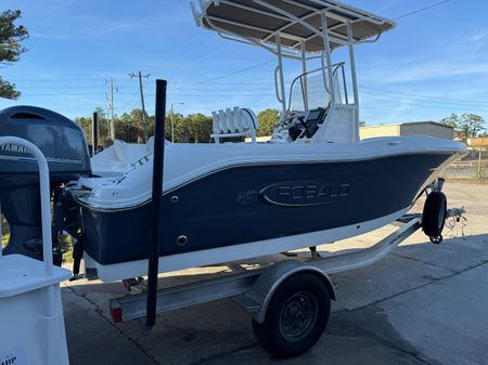 Robalo R180-CENTER-CONSOLE image