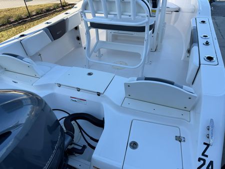 Robalo R180-CENTER-CONSOLE image