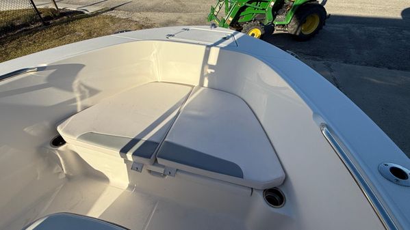 Robalo R180-CENTER-CONSOLE image