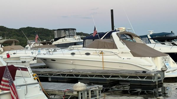 Sea Ray 330 Sundancer