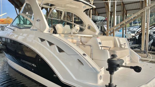 Chaparral 330 Signature