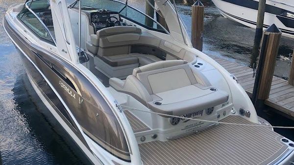 Formula 310 Bow Rider