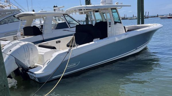 Boston Whaler 330 Outrage