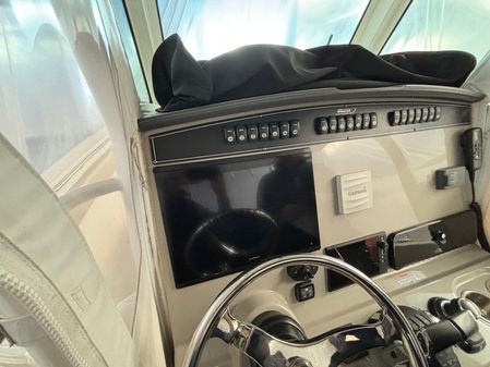 Boston Whaler 330 Outrage image