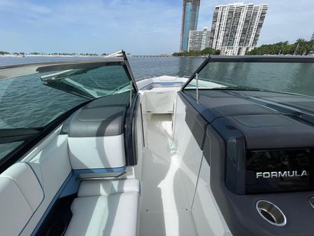 Formula 330 Crossover Bowrider OB image