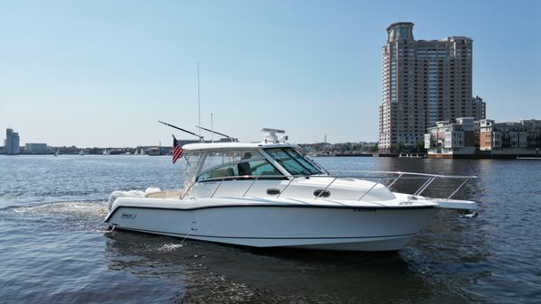 Boston Whaler 345 Conquest