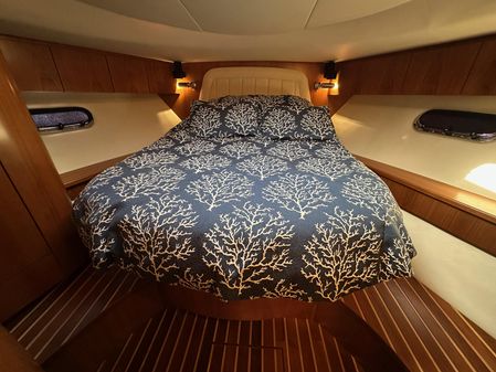 Tiara Yachts Sovran Salon 5200 image