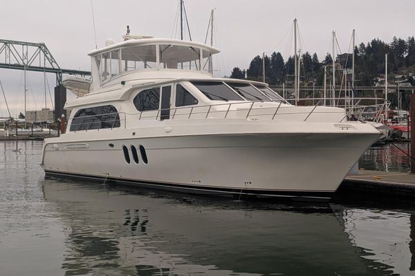 Navigator 6200 Pilothouse - main image