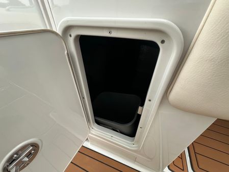 Crownline 270 SS image