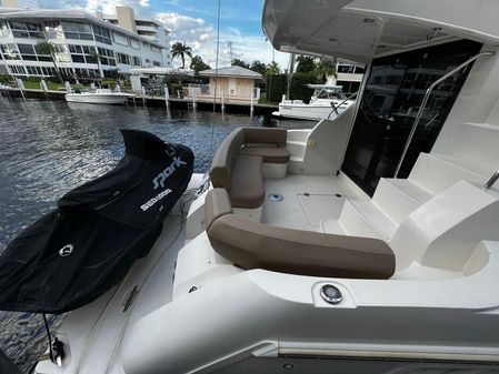 Carver 34 Fly image