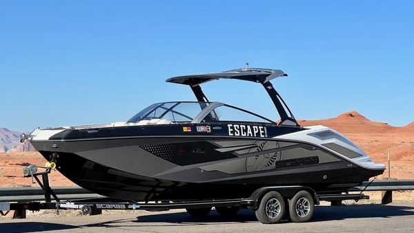 Scarab 285 Wake Edition Bowrider