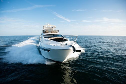 Sea Ray L590 Fly image