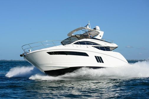 Sea Ray L590 Fly image