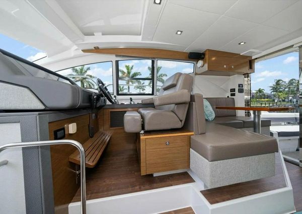 Cruisers Yachts 42 Cantius image