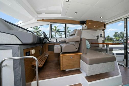 Cruisers Yachts 42 Cantius image