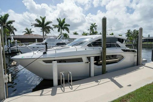 Cruisers Yachts 42 Cantius image