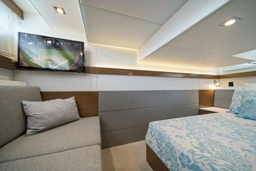 Cruisers Yachts 42 Cantius image