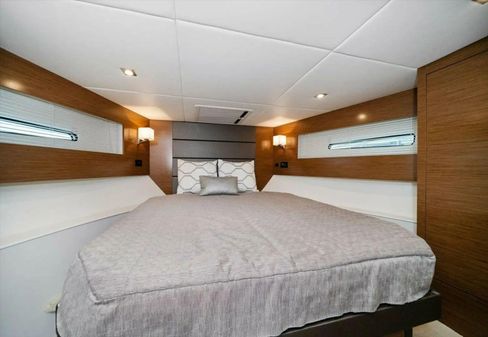 Cruisers Yachts 42 Cantius image