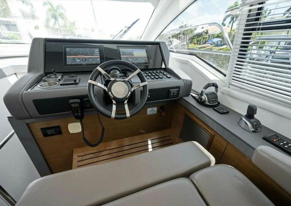 Cruisers Yachts 42 Cantius image