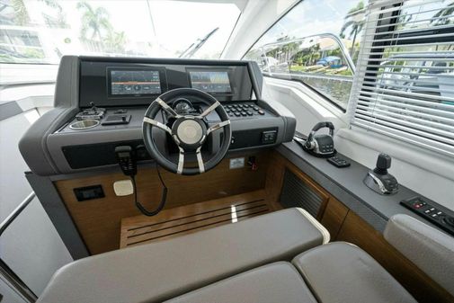 Cruisers Yachts 42 Cantius image