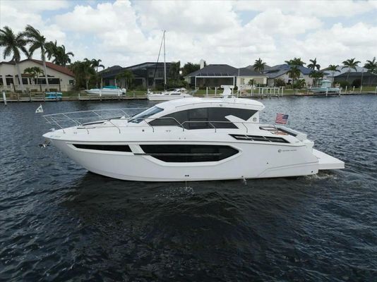 Cruisers Yachts 42 Cantius - main image