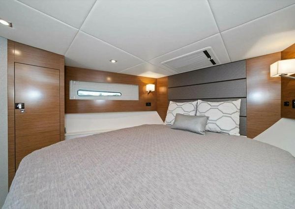 Cruisers Yachts 42 Cantius image