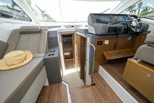 Cruisers Yachts 42 Cantius image