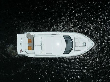 Cruisers Yachts 42 Cantius image