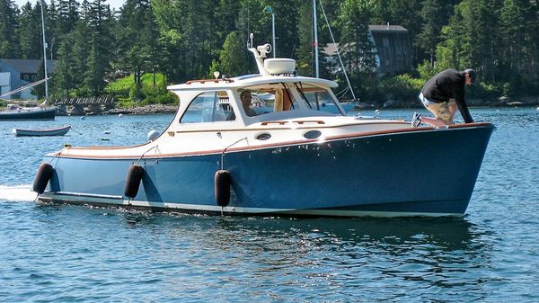 Hinckley Picnic Boat Classic