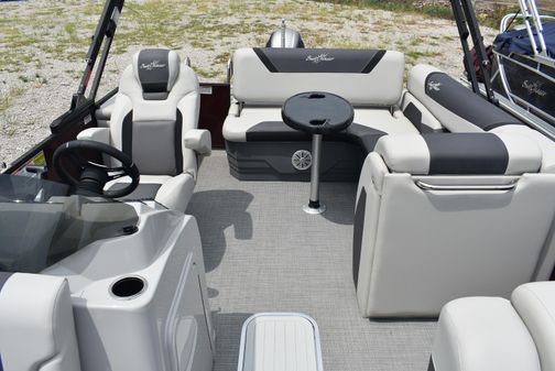 SunChaser Geneva Sport 23 SB Tritoon image