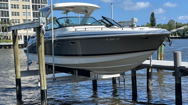 Formula 330 Crossover Bowrider