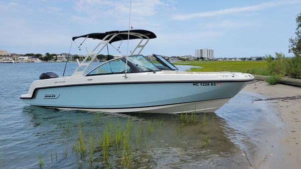 Boston Whaler 230 Vantage