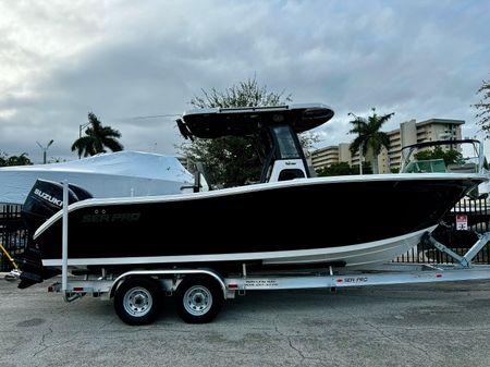 Sea-pro 262-CENTER-CONSOLE image